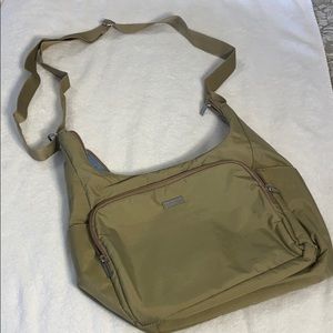 LN Baggalini crossbody Travel Bag Tan Nylon